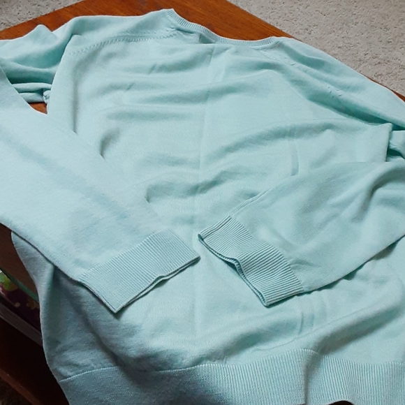 Liz Claiborne wool pullover sweater - Picture 8 of 8